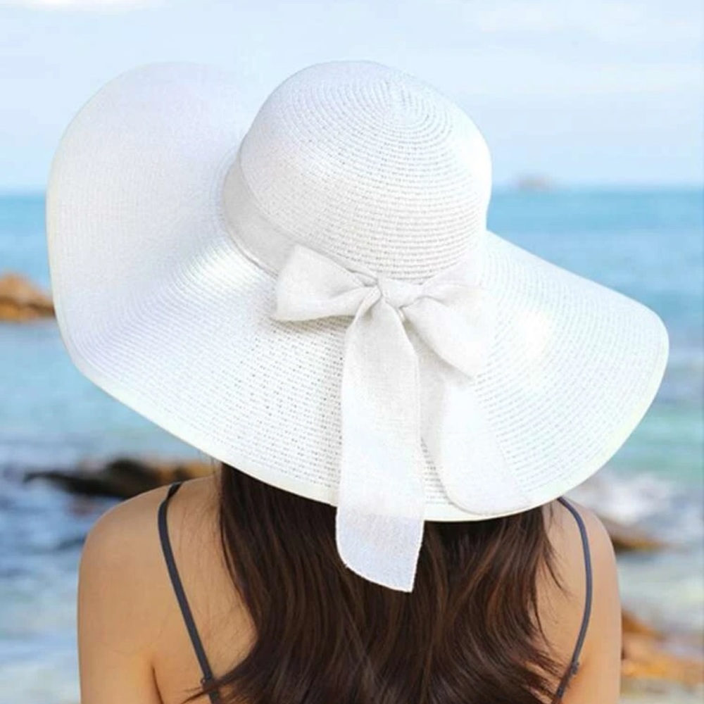 White beach hat